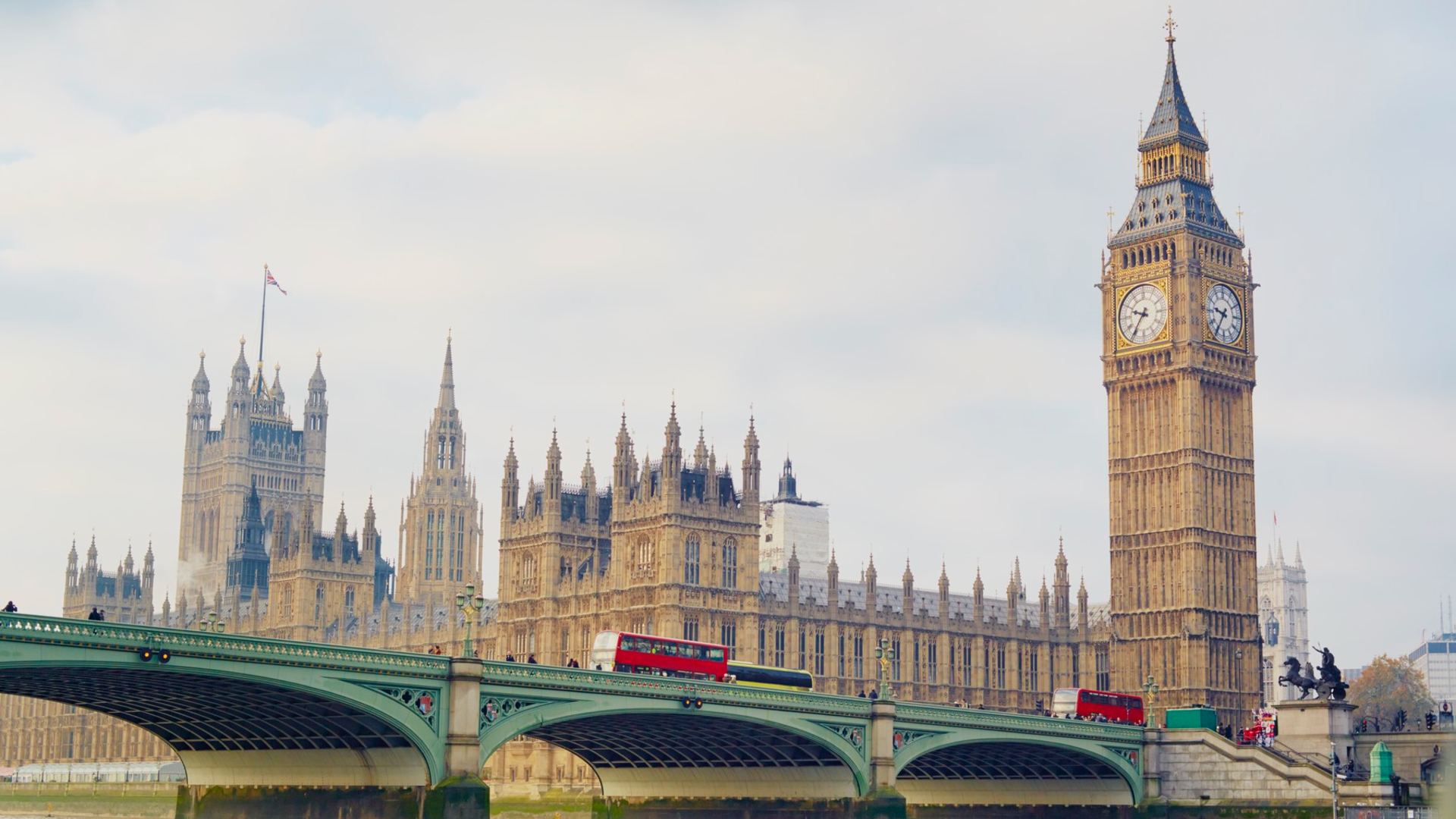 Londra lansează planul pentru emisii net zero. Cum vrea guvernul britanic să reducă facturile și să stimuleze economia