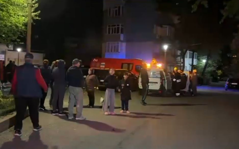Alertă în Caracal: Zeci de oameni au fost evacuați dintr-un bloc unde s-a simțit miros de gaz