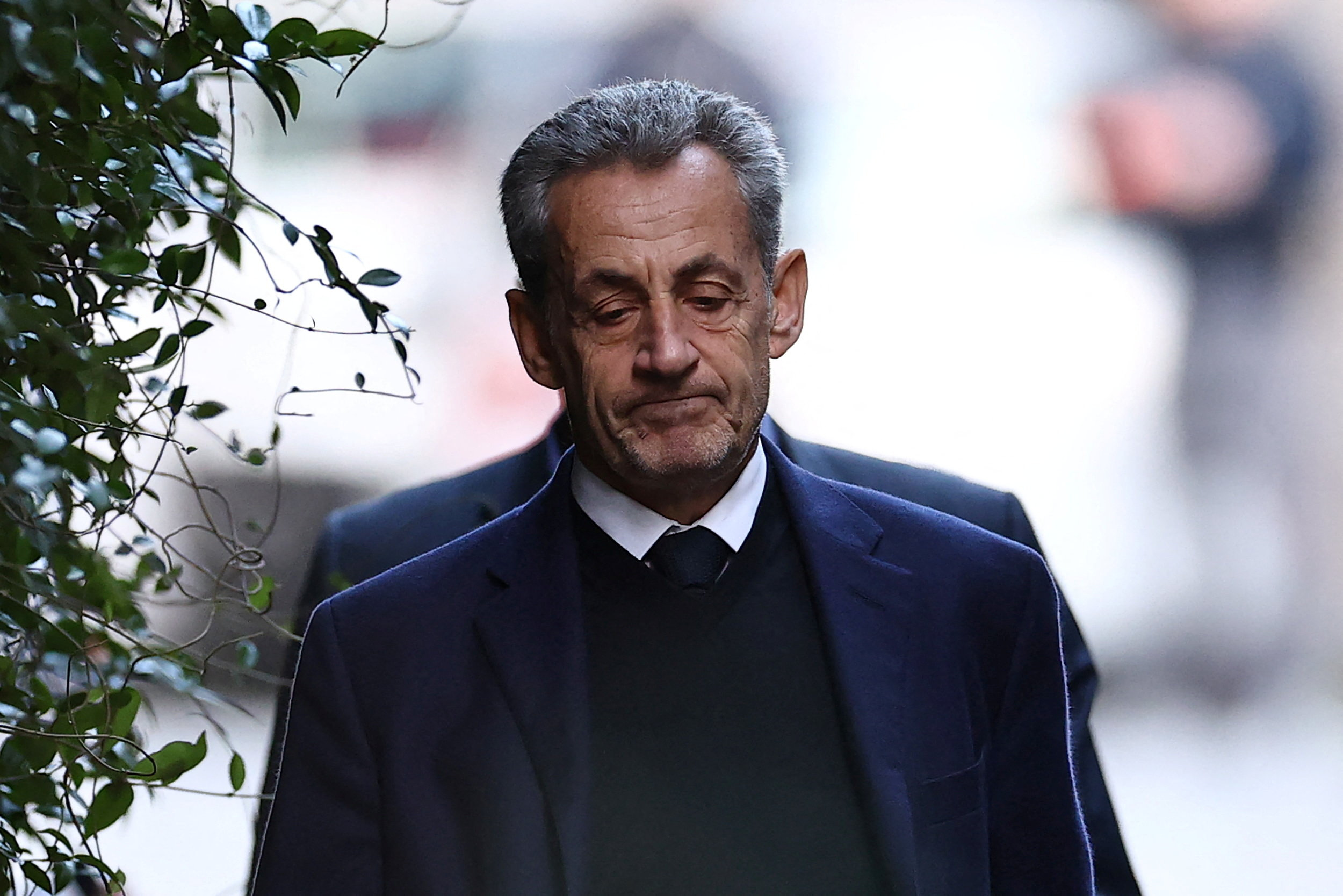 Nicolas Sarkozy va ajunge iar în fața instanței după ce a ieșit din închisoare în care a stat 20 de zile în spatele gratiilor