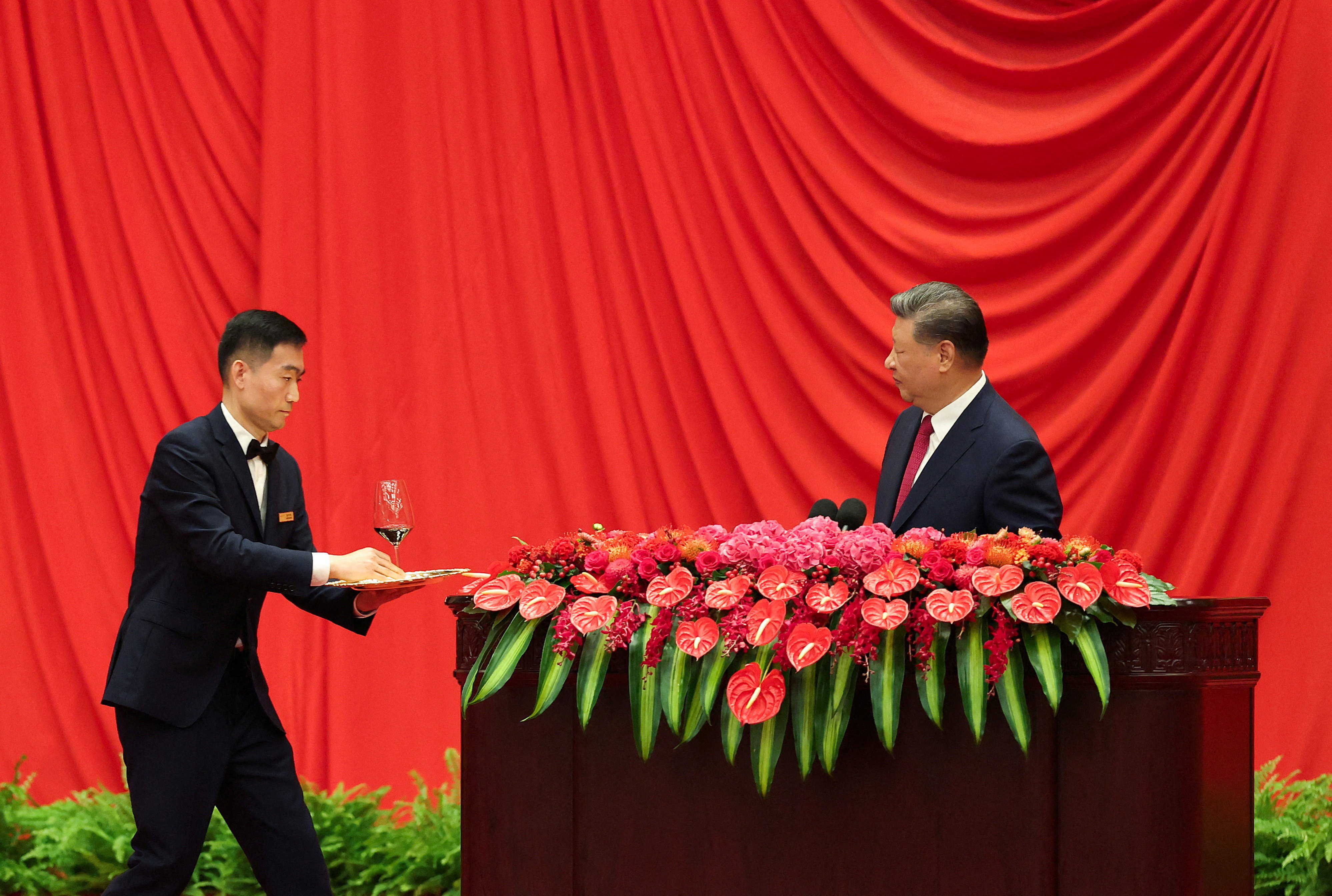 Curățenia de toamnă în partidul lui Xi Jinping: cine rămâne, cine pleacă și reapariția unui „lup războinic”