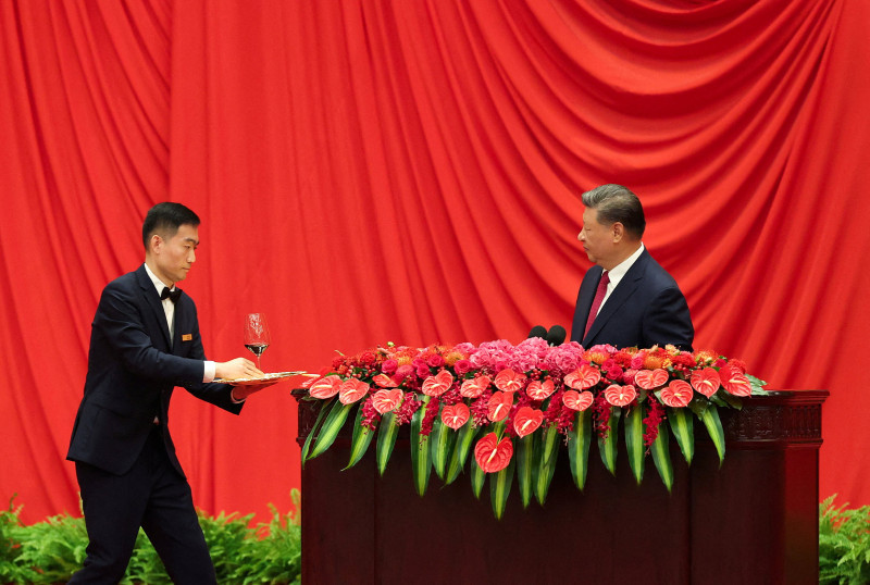 China's president Xi hosts reception on the eve of National Day