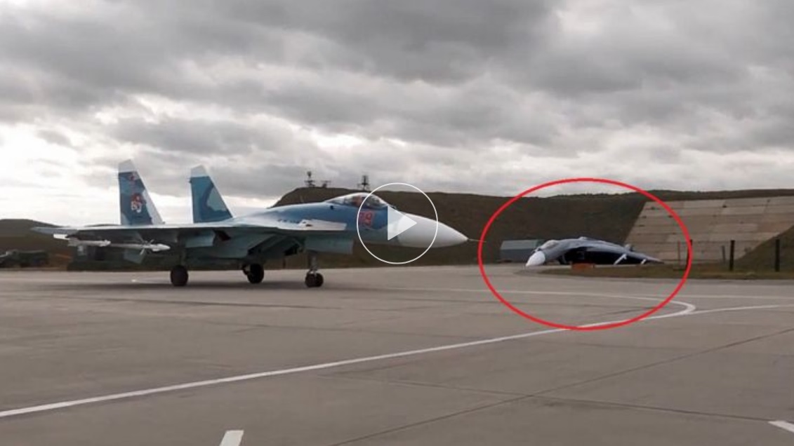 Un avion de vânătoare gonflabil al Rusiei, ușor dezumflat, a fost deconspirat în timpul unui reportaj al Ministerului Apărării