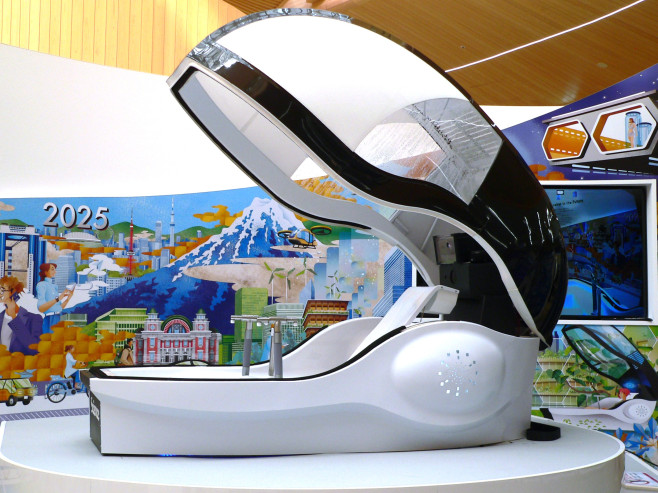 Japonia dezvăluie o bizară „mașină de spălat oameni” care te curăță, clătește și te relaxează automat