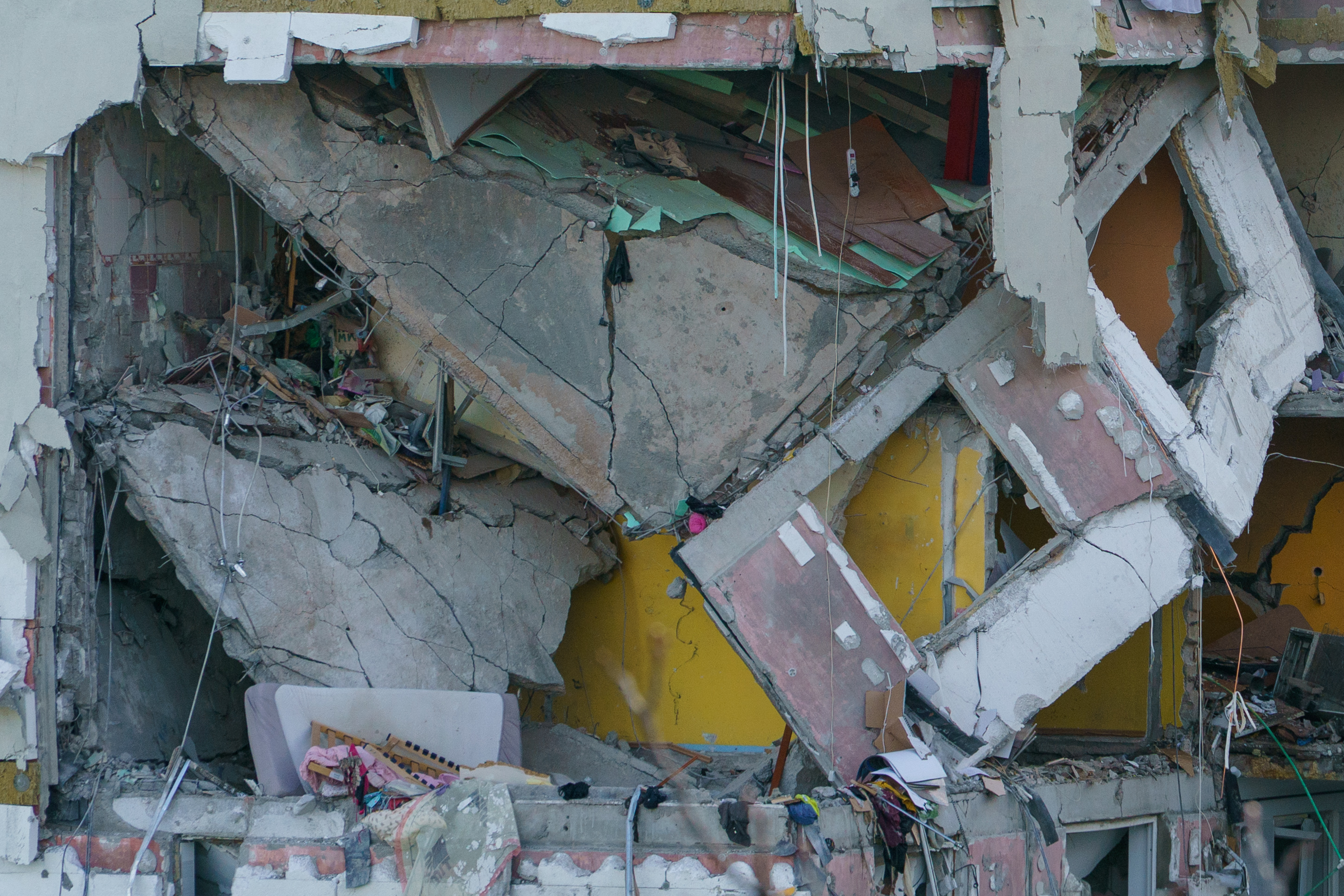 Anchetatorii au stabilit epicentrul exploziei din Rahova. „Corpul de clădire este impropriu pentru locuit”