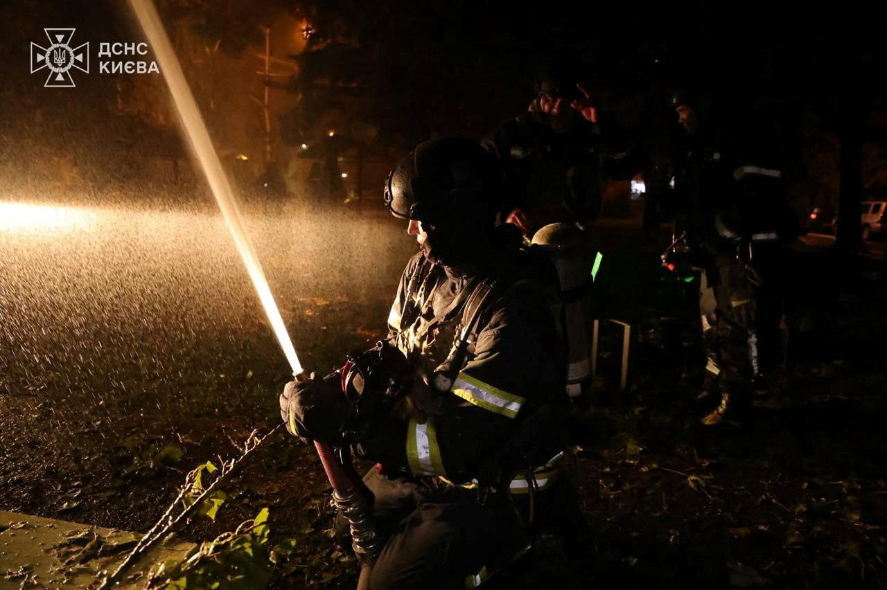 Rachete balistice ruseşti au provocat incendii în Kiev. Ucraina a lovit o uzină chimică cu rachete britanice Storm Shadow