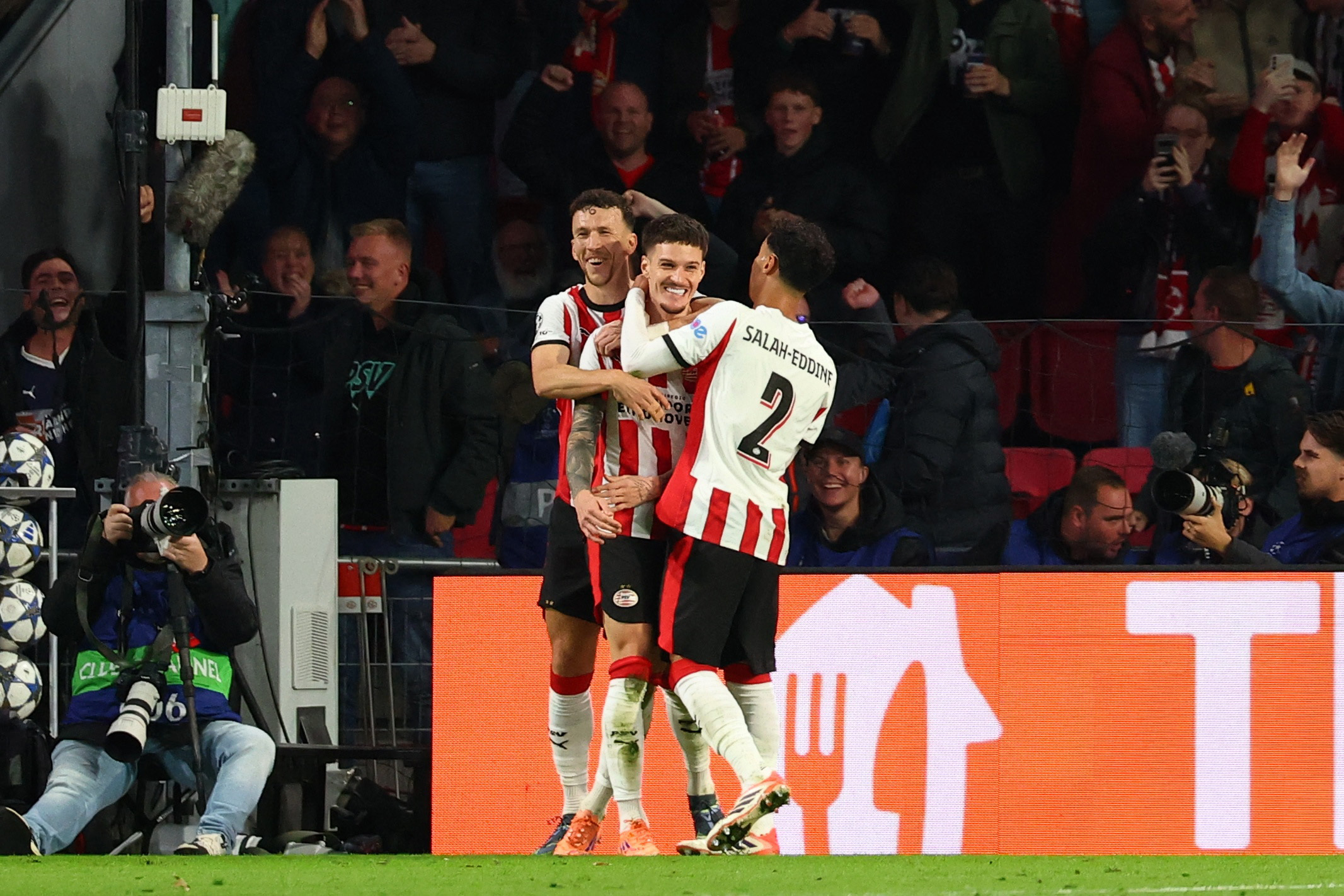 UEFA Champions League. Dennis Man, două goluri pentru PSV contra Napoli și „Omul meciului”. „Cea mai frumoasă seară din viața mea”