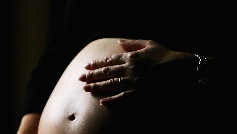 „Aveam în brațe copilul inert. Am început să urlu”. Mărturia unei foste paciente a clinicii din Constanța unde a murit tânăra gravidă