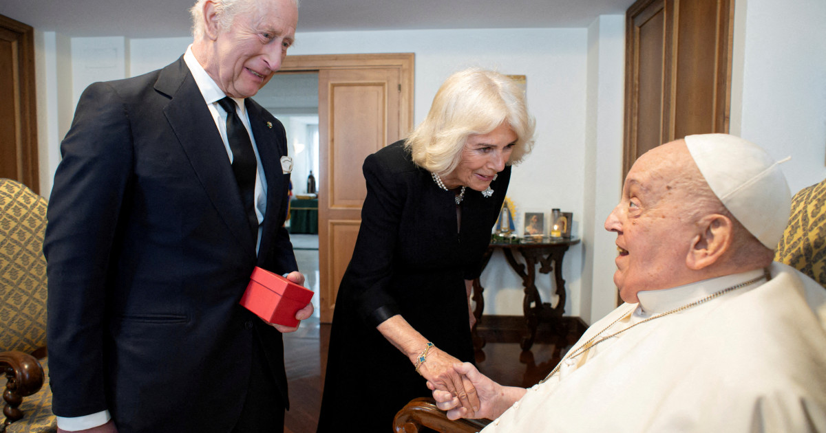 Premieră istorică: Regele Charles al III-lea se roagă cu Papa Leon al XIV-lea