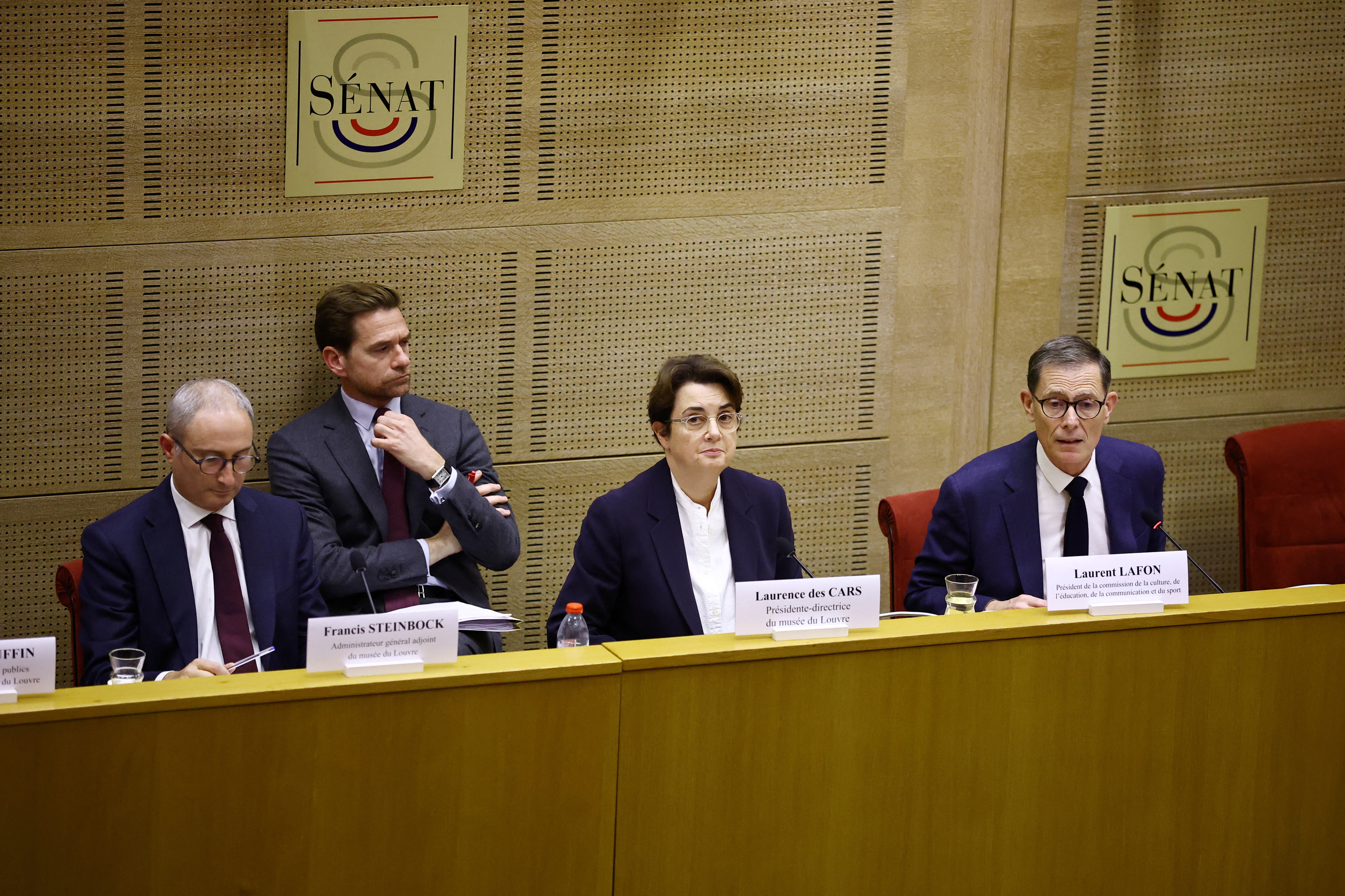 Directoarea Luvrului solicită instalarea unui „comisariat de poliție în interiorul muzeului”