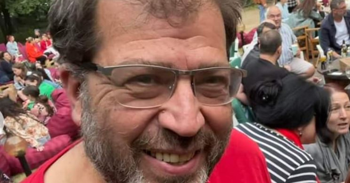 Artan, fondator al trupei Timpuri Noi, acuzat că a sărutat cu forța o fată de 18 ani. Reacția artistului: Câteodată sunt înțeles greșit