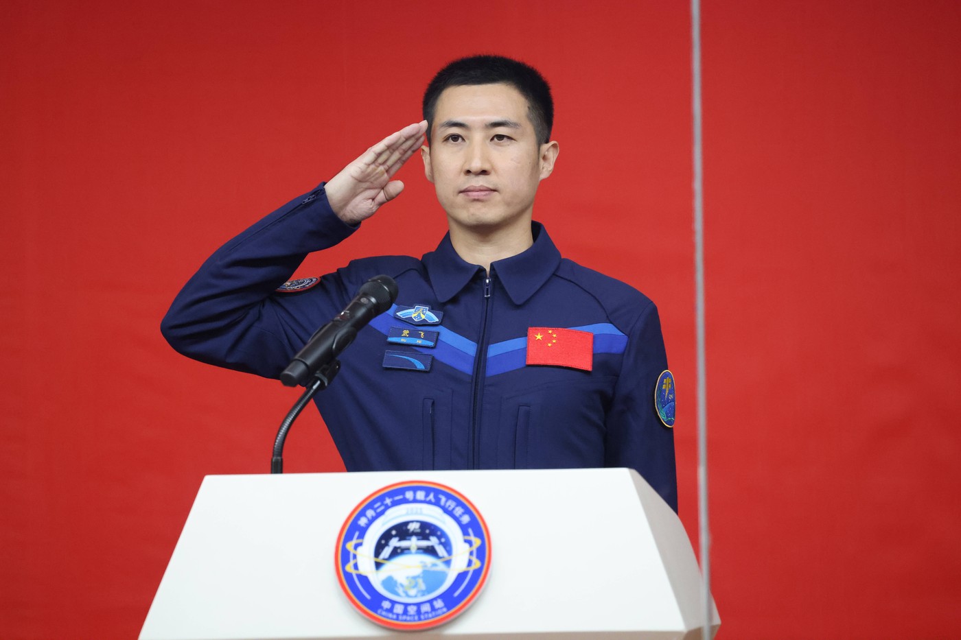 Beijingul lansează o misiune în cosmos: cel mai tânăr astronaut din istoria Chinei pleacă în spațiu alături de patru șoareci
