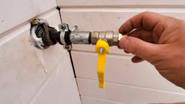 Aproximativ 300 de bucureșteni au rămas fără gaze în Sectorul 2, după o avarie la o instalație comună.