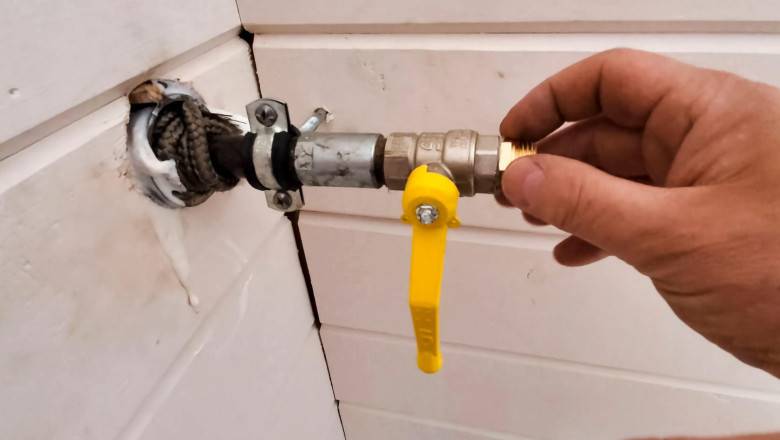 Aproximativ 300 de bucureșteni au rămas fără gaze în Sectorul 2, după o avarie la o instalație comună. Reacția Distrigaz