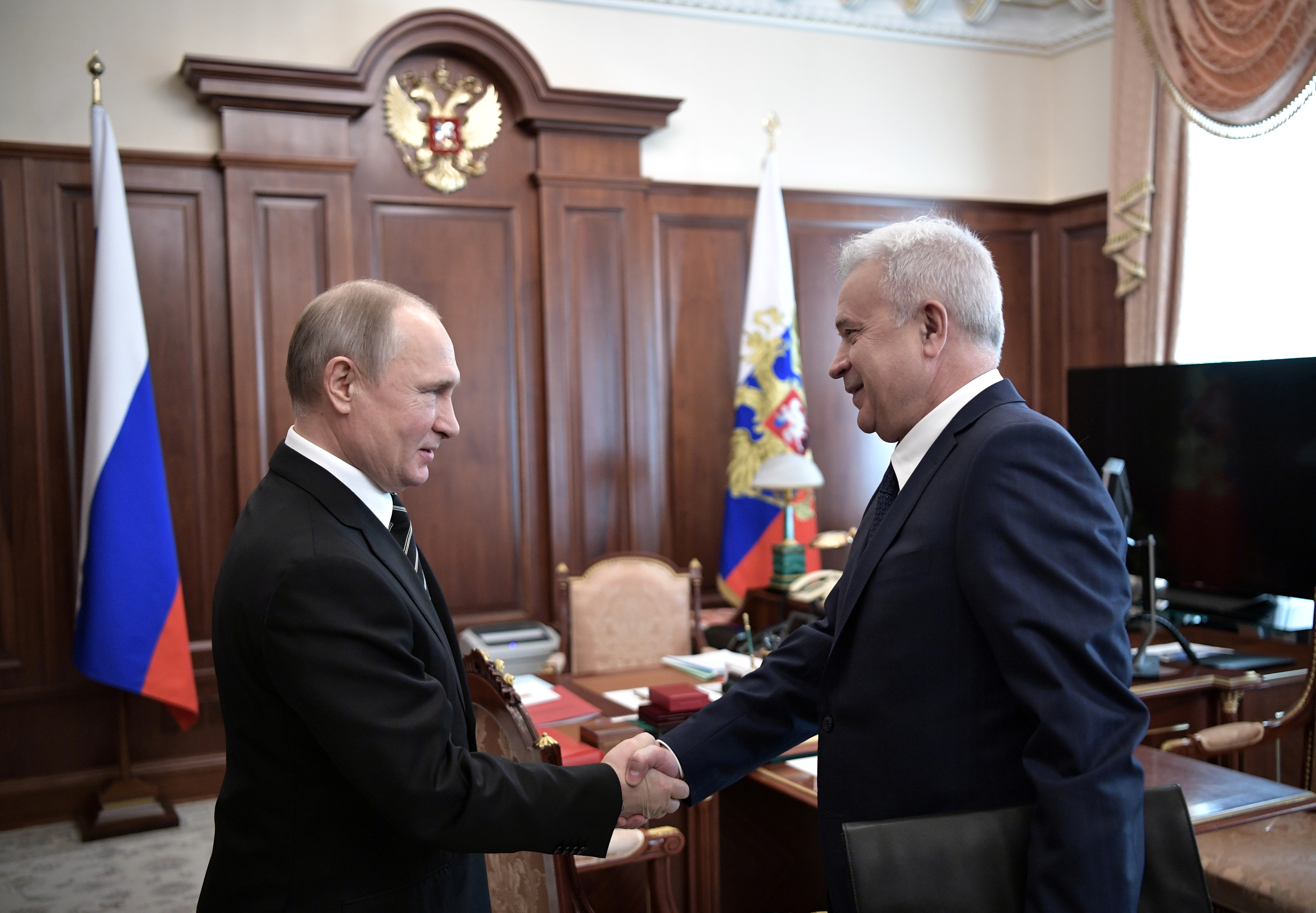 Cel mai bogat om din Rusia își vede imperiul petrolier destrămându-se după sancțiunile americane. „Lukoil este terminat”