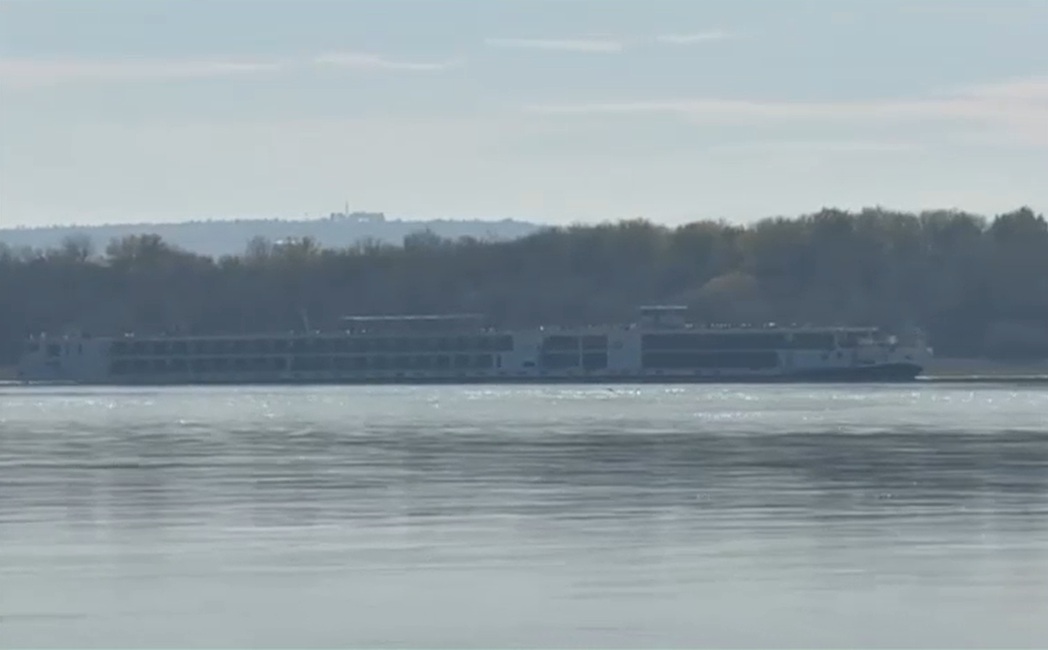 O navă de croazieră a eșuat pe Dunăre, din cauza nivelului scăzut al apei. Acum a plecat spre Viena