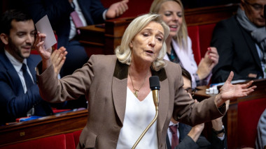 marine le pen vorbeste in parlament