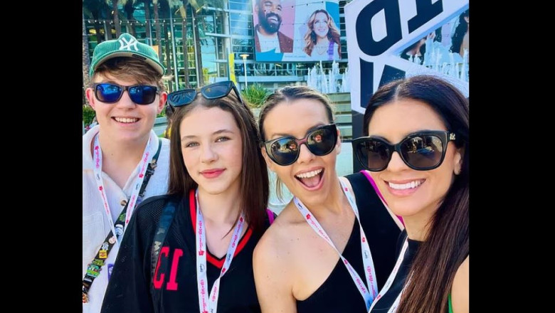 O familie de influenceri cu milioane de fani se mută în Marea Britanie pentru a evita interdicțiile pe rețele sociale