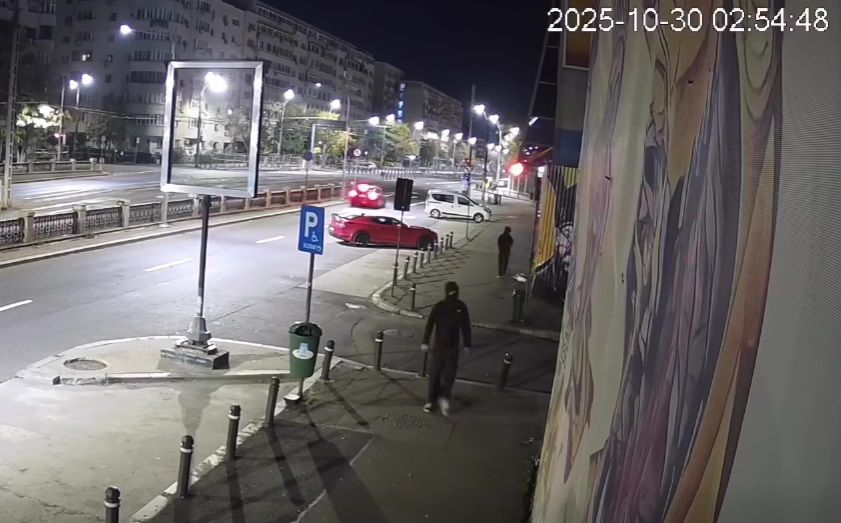 Sediul central al AUR din Capitală a fost vandalizat. Momentul, surprins pe camerele de supraveghere. Polițiștii fac cercetări