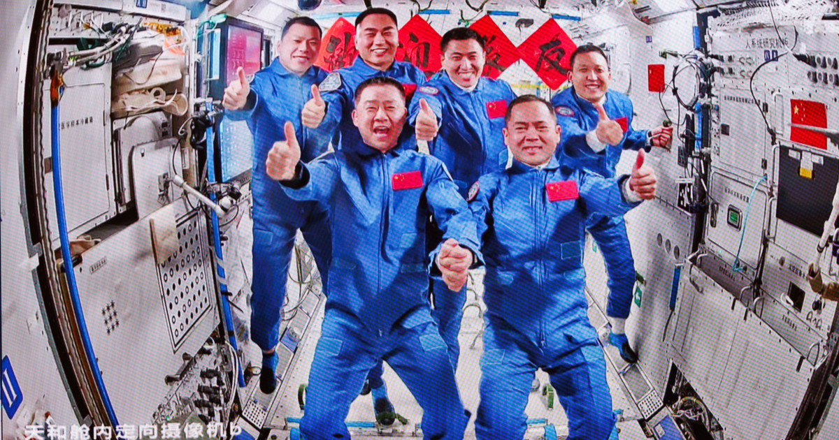 Astronauții chinezi au gătit aripioare de pui în spațiu