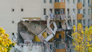 Apartamente distruse de explozia din Rahova .