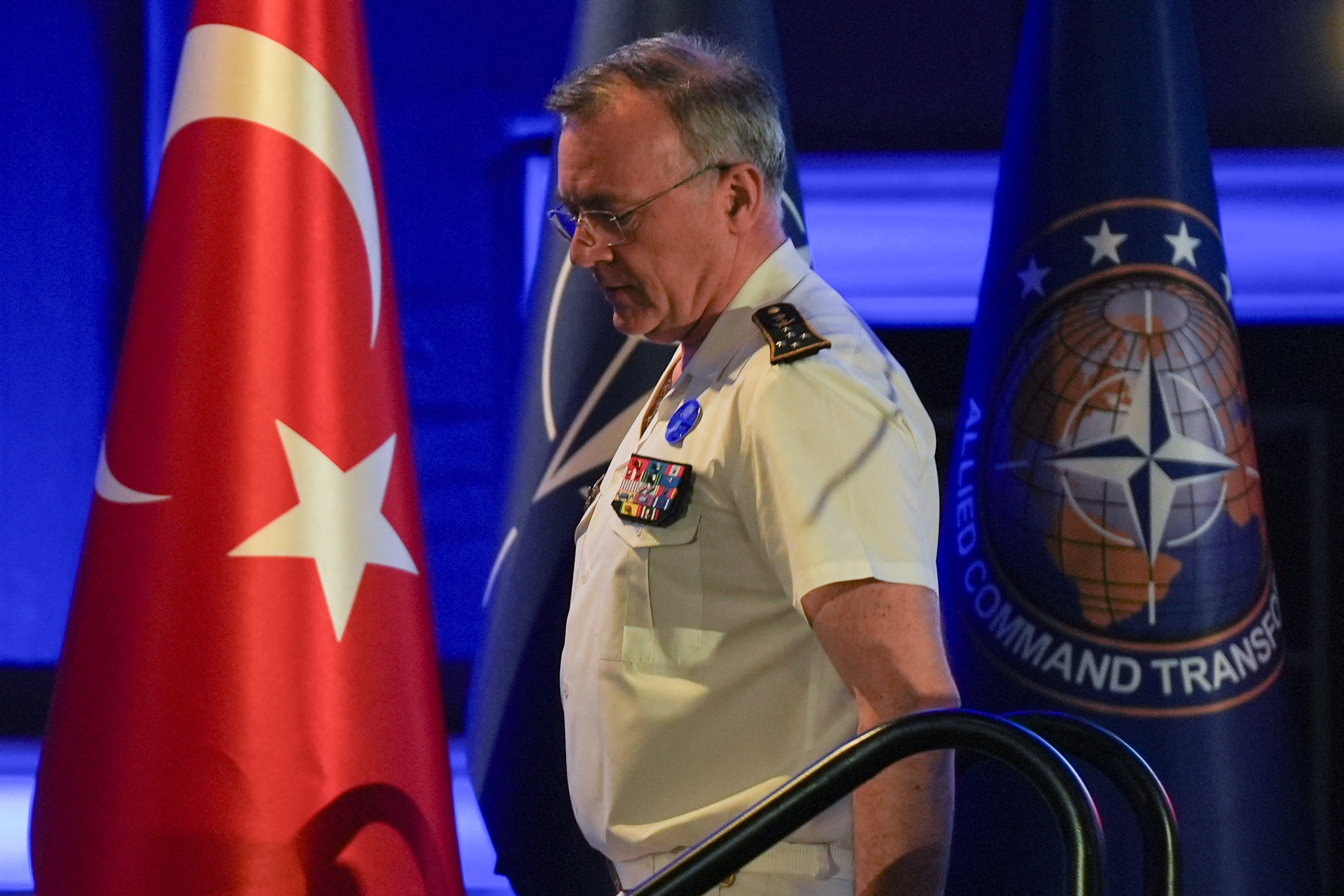 Ministrul Liviu-Ionuţ Moşteanu s-a întâlnit la București cu amiralul Pierre Vandier (SACT), cu o zi înainte de NATO-Industry Forum 2025