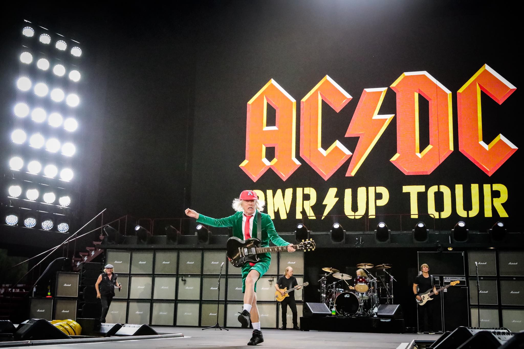 Legendele rockului revin pe scenă: AC/DC a anunţat datele din 2026 pentru turneul mondial „Power Up”