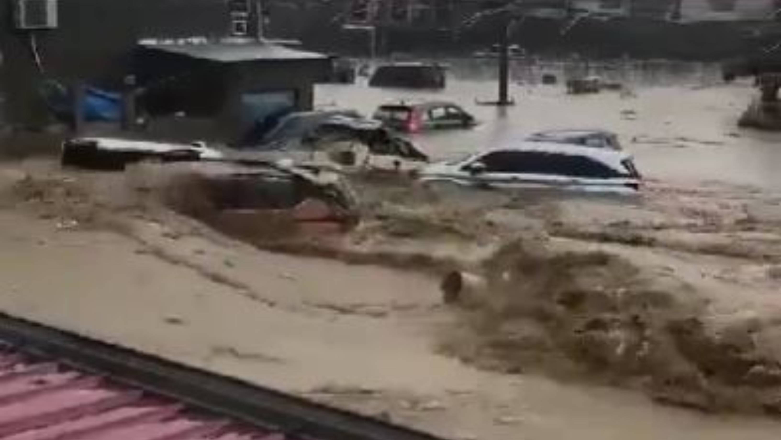 Taifun devastator în Filipine: cel puțin 66 de morți și 26 de oameni dați dispăruți. „Inundațiile sunt pur și simplu devastatoare”