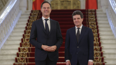 Nicușor Dan, președintele României, îl primește pe Mark Rutte, secretarul general NATO, la Palatul Cotroceni din București, 5 noiembrie 2025.