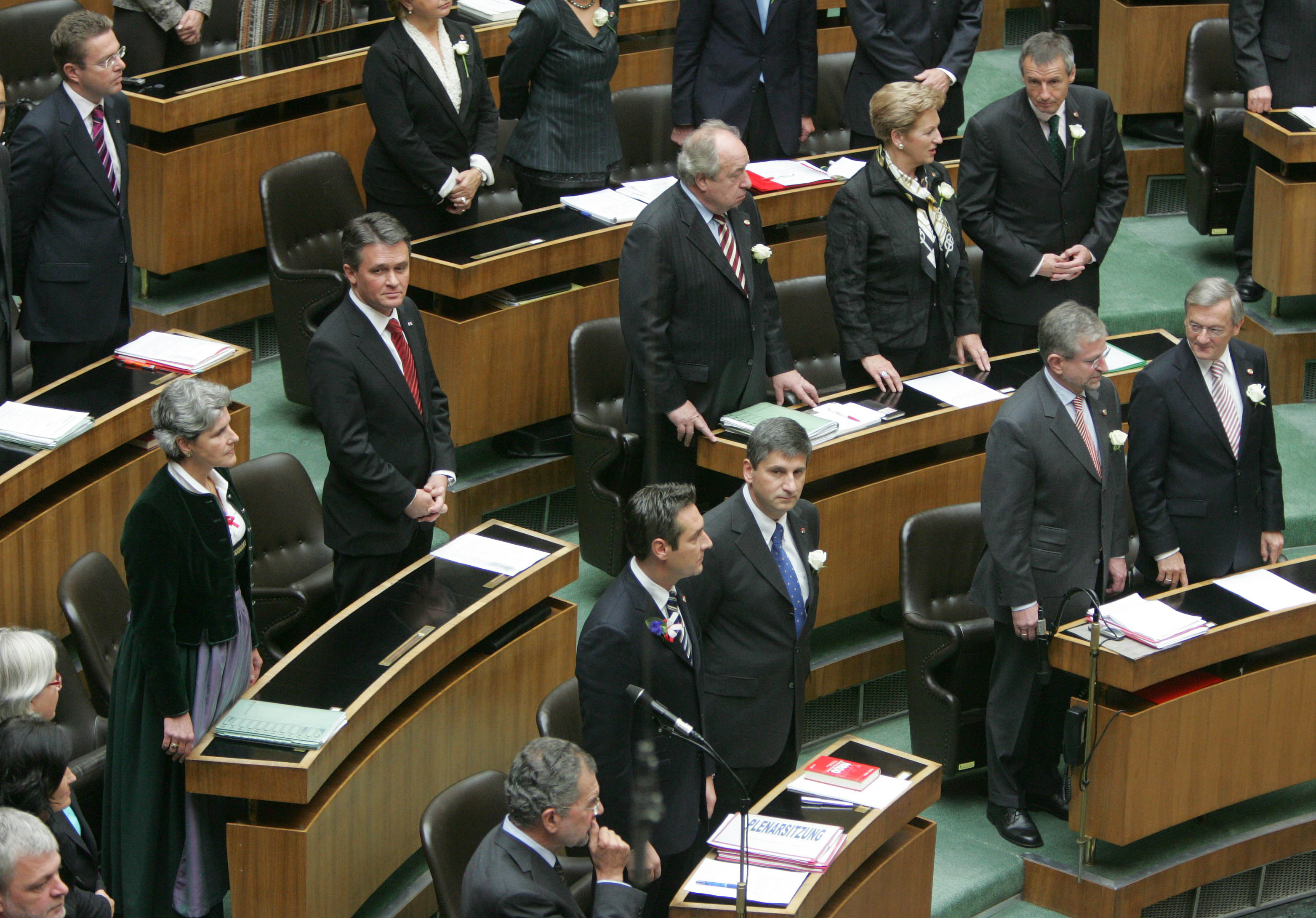 Mai mulţi istorici cer anularea unui eveniment de comemorare a unui nazist în Parlamentul Austriei