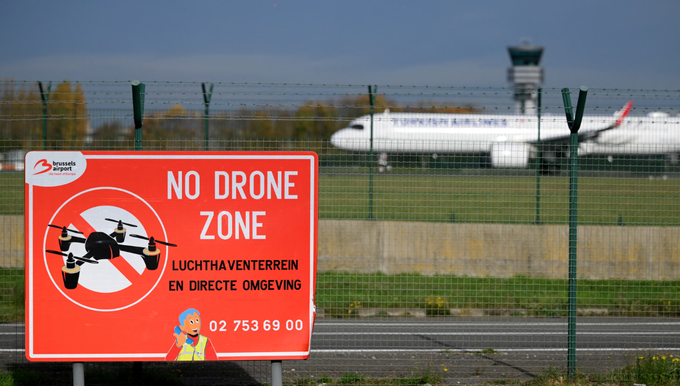 „Orice dronă care perturbă spațiul aerian trebuie doborâtă”. Belgia își consolidează centrul de securitate aeriană