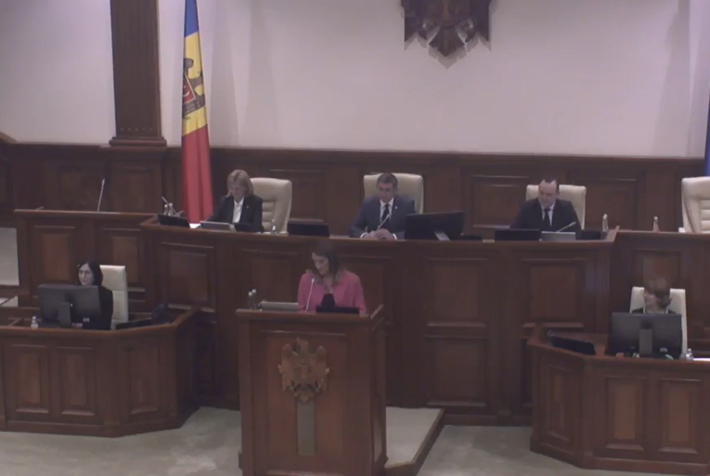 Președintele Parlamentului European, discurs în limba română în Legislativul de la Chișinău. Metsola a fost ovaționată în picioare