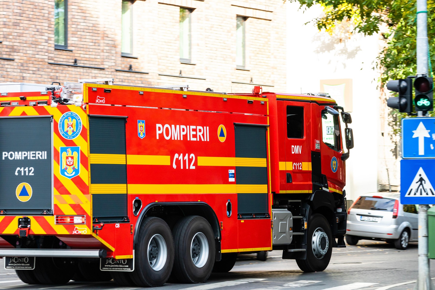 Țeavă de gaz avariată în timpul unor lucrări, în București. 20 de persoane au fost evacuate și alimentarea cu gaz a fost întreruptă