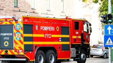 Autospecială de pompieri ISU, intervenție, București,