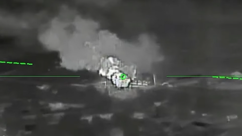 „Acționăm asimetric pentru a contracara inamicul”. Ucraina a atacat depozite de petrol în Crimeea. Imagini cu operațiunea