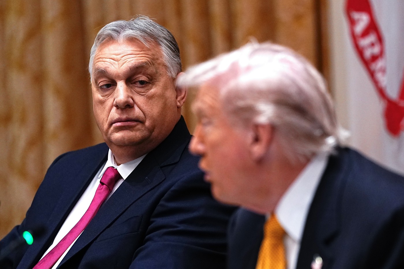 Trump ia în calcul cererea lui Orban de a scuti Ungaria de la sancţiunile importului de petrol rusesc: „E foarte dificil pentru ei”