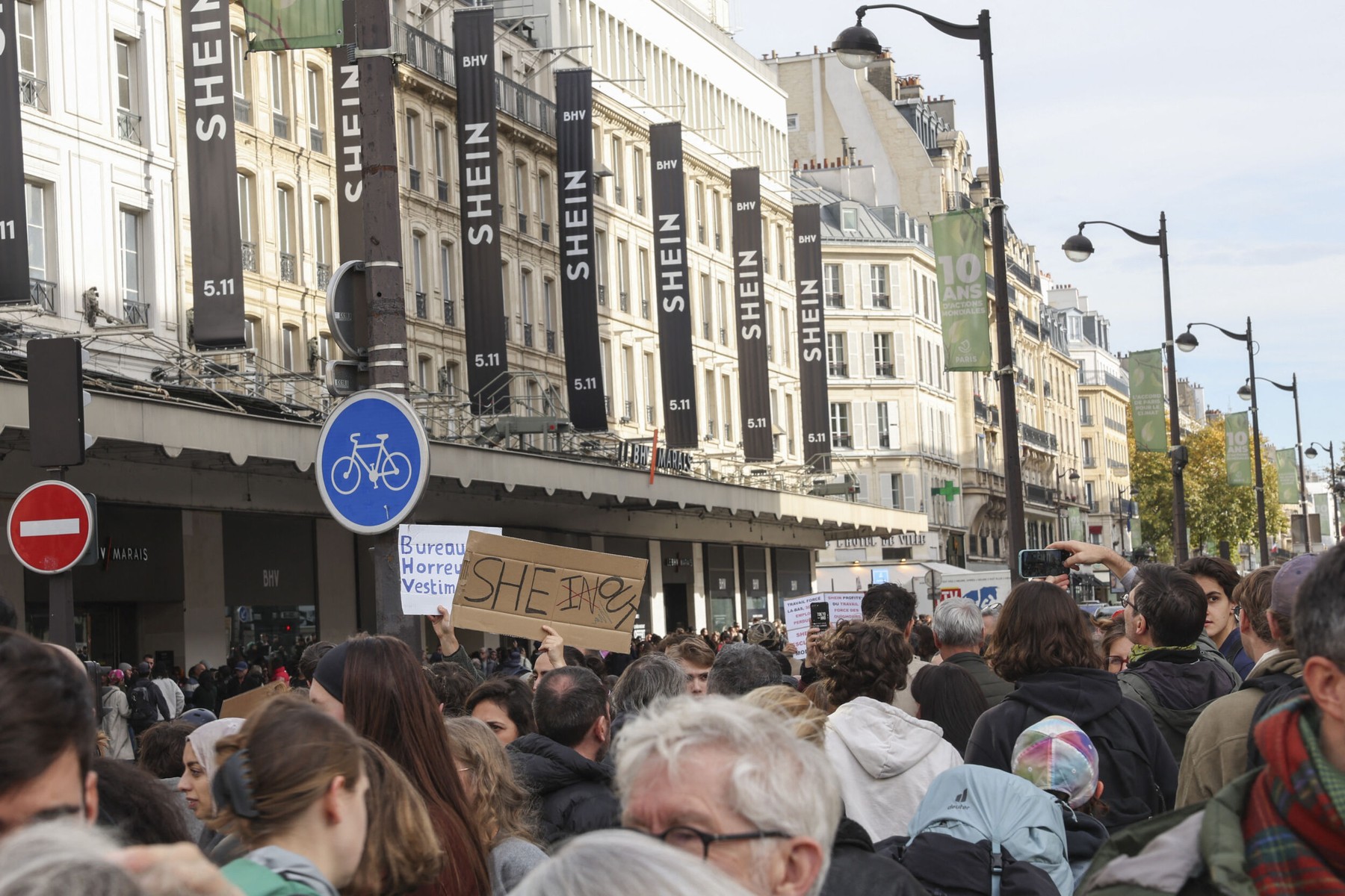 Problema comerțului online, subliniată de scandalul păpușilor tip copil de pe Shein: incapabilitatea de a controla produsele ilegale