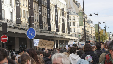 Inauguration de l'espace Shein, sur fond de polémique, au BHV à Paris