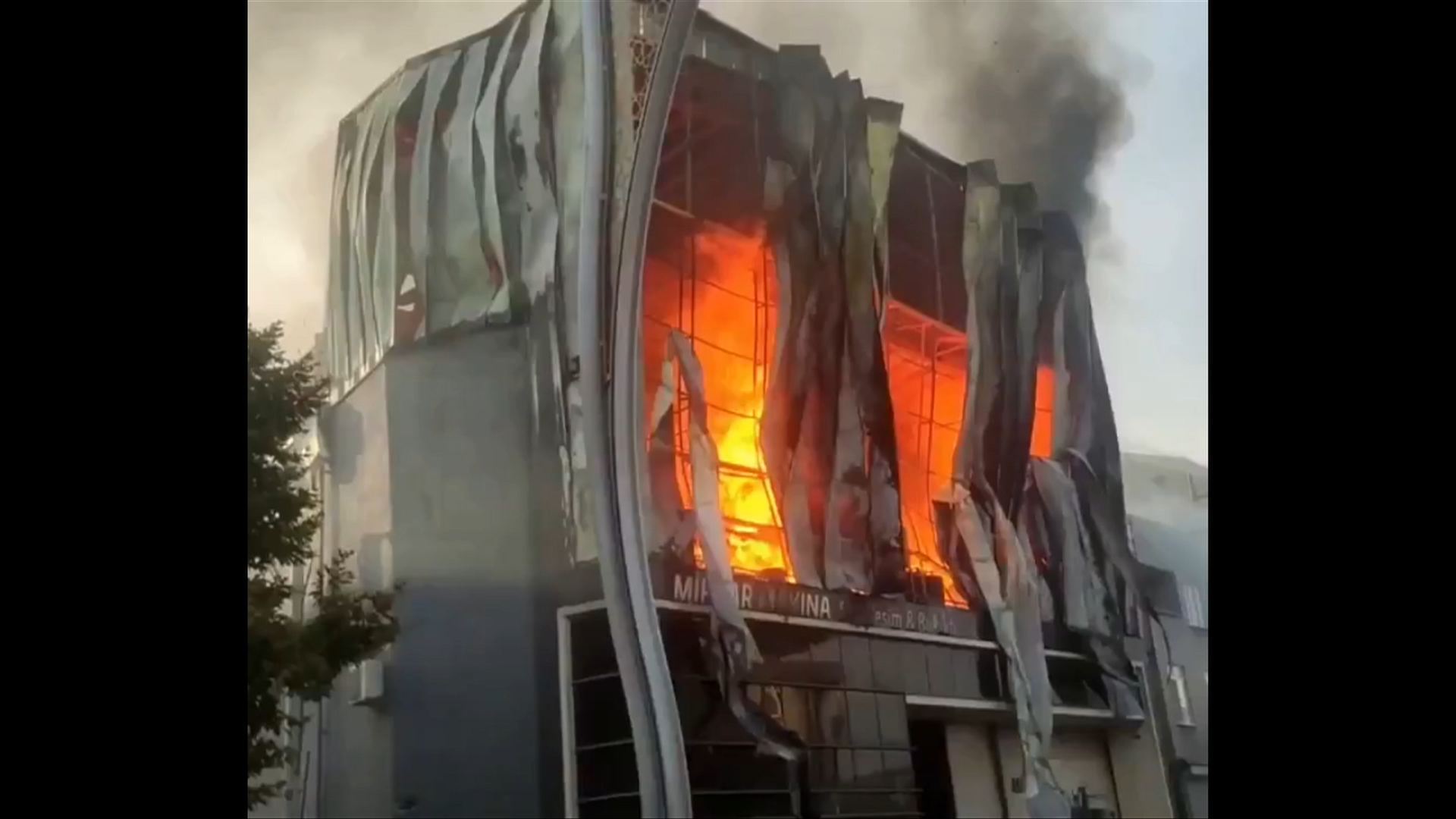 Explozie puternică la un depozit de parfumuri din Turcia. Cel puțin 6 persoane au murit, după ce a izbucnit un incendiu