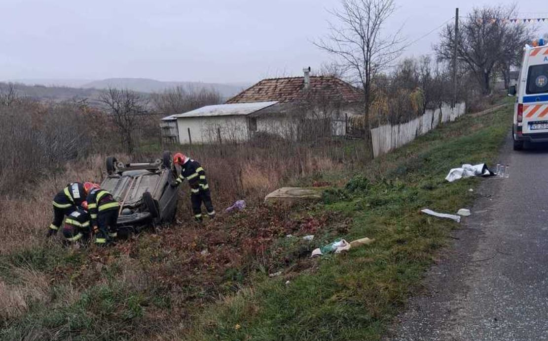 Copil în vârstă de 1 an, în stare gravă după ce a fost proiectat prin parbrizul unei mașini, în urma unui accident rutier