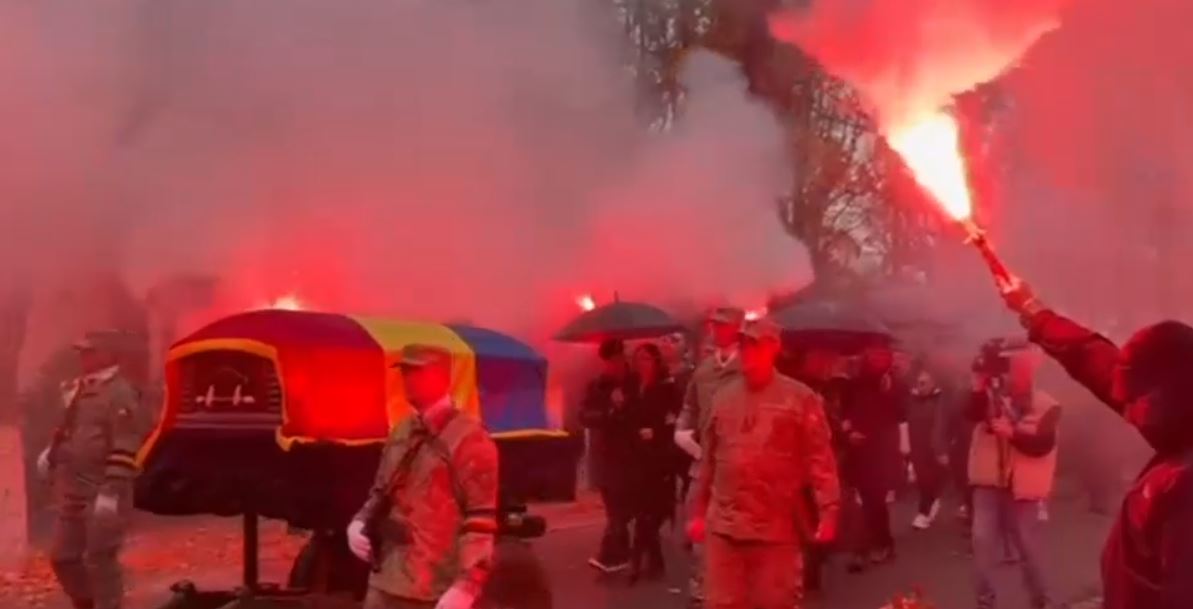 Momente emoționante la funeraliile lui Emeric Ienei. Legendarul antrenor a fost condus pe ultimul drum cu onoruri militare, la Oradea