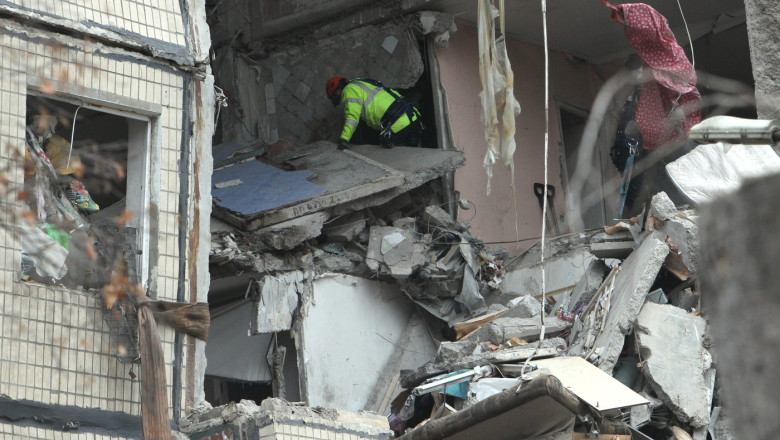 Russian drone strikes apartment block in Dnipro