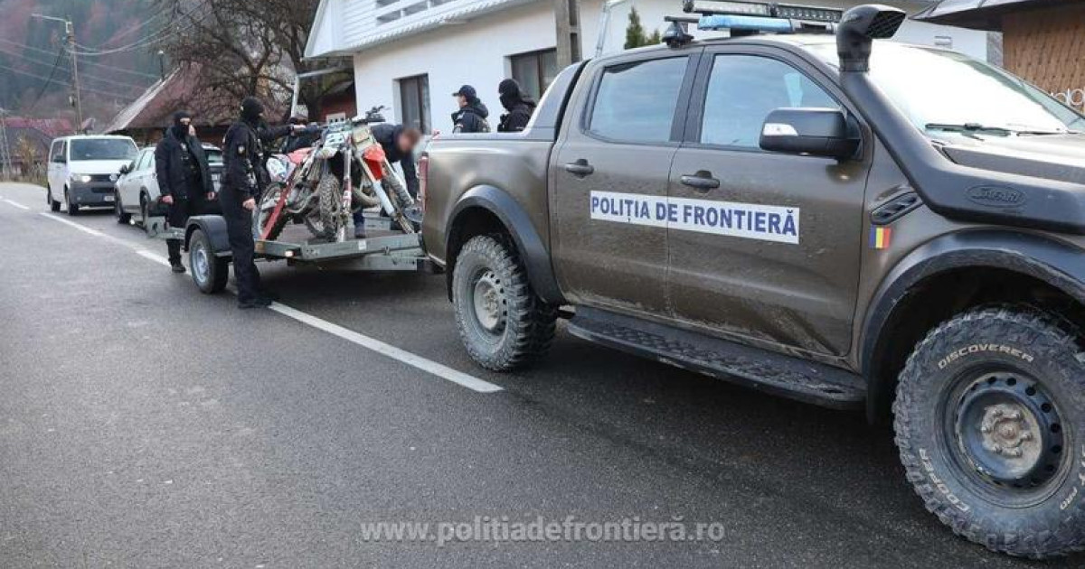 Doi frați maramureșeni, arestați pentru trafic de migranți