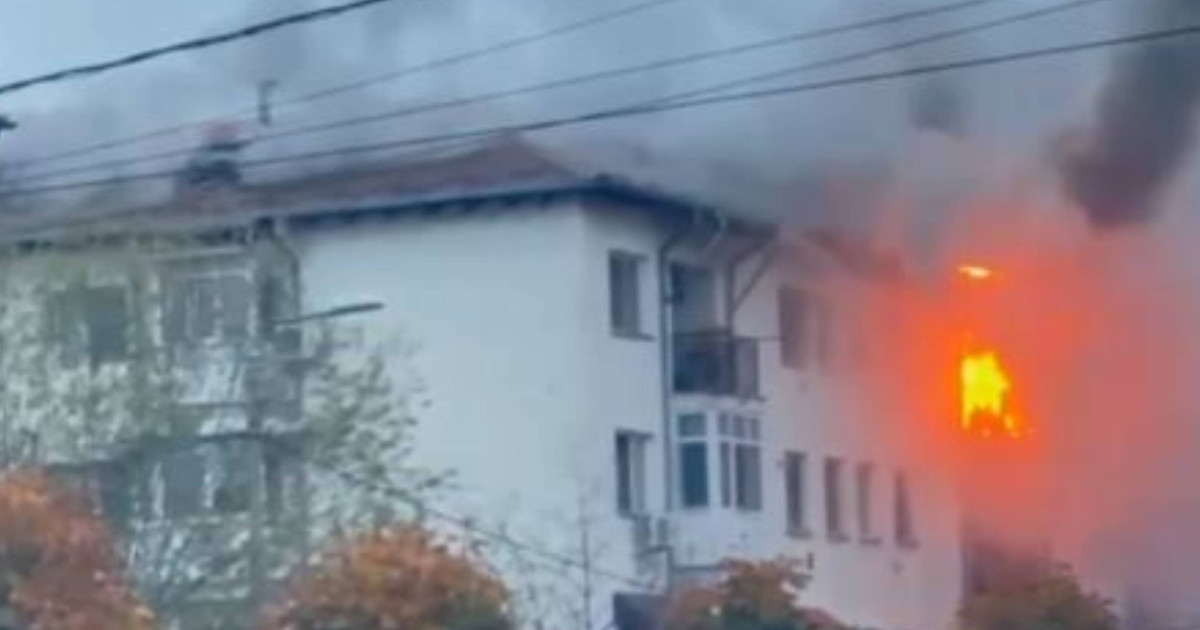 Incendiu puternic într-un bloc din Craiova: 40 de evacuați