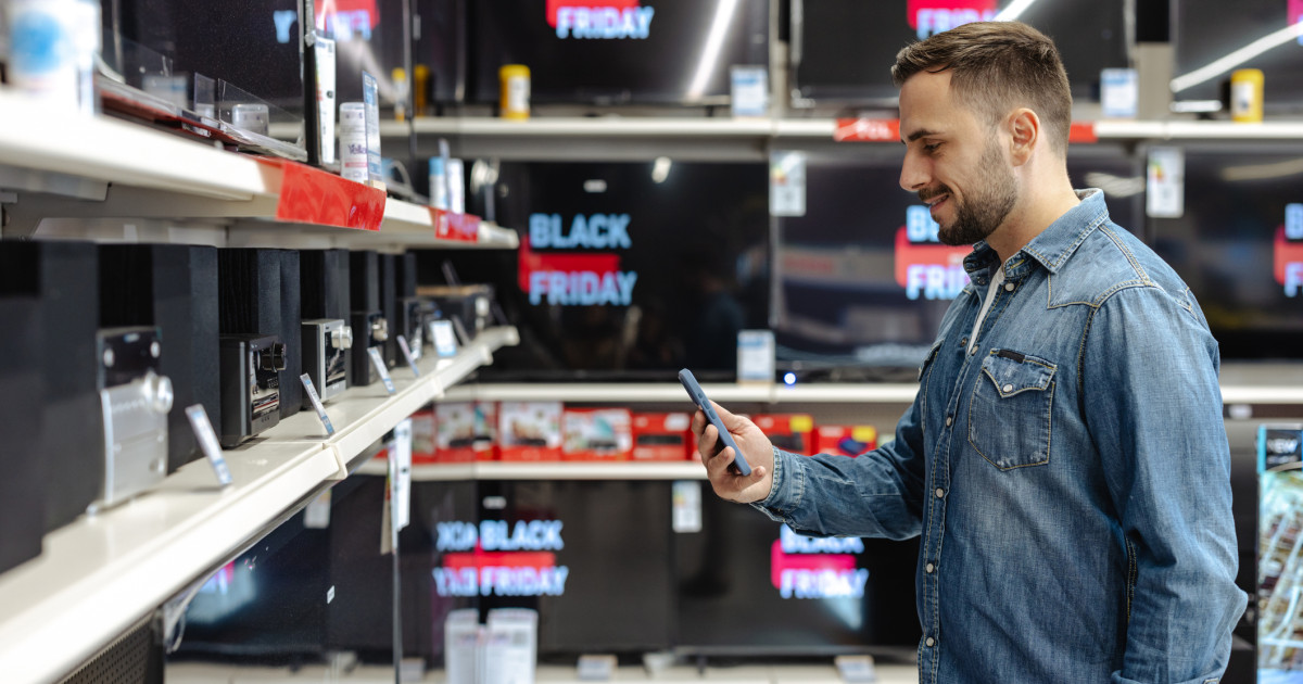 Black Friday, cu buzunarele goale. Ce buget alocă românii în acest an pentru „oferte”. Vânzător: „Există o oarecare emoție în piață”