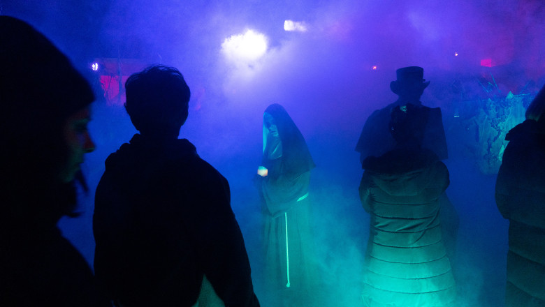Mai mulți participanți la o petrecere uriașă de Halloween, în Germania, au leșinat brusc. Ipoteza unui drog periculos, luată în calcul