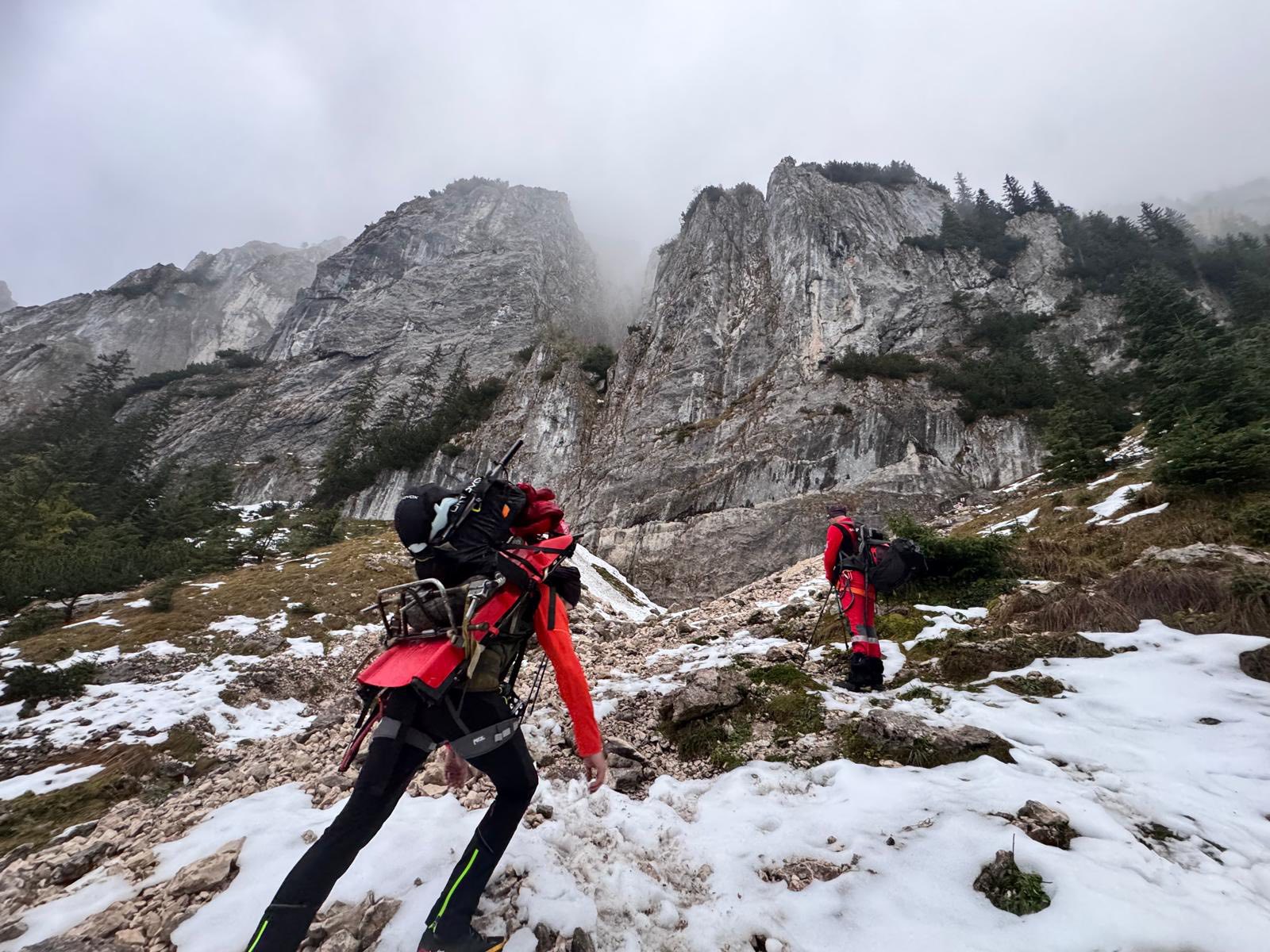 Intervenții în lanț pe munte. Peste 40 de oameni au fost salvați, 17 au ajuns la spital