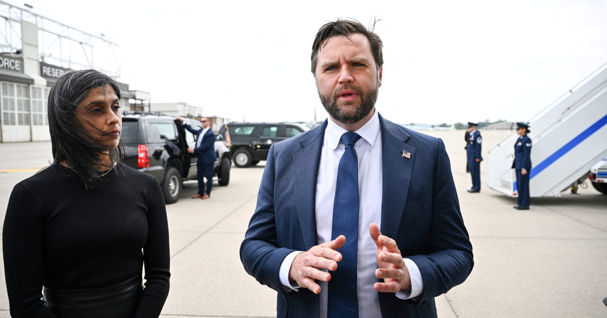 JD Vance vrea ca soția sa Usha să se convertească la creștinism