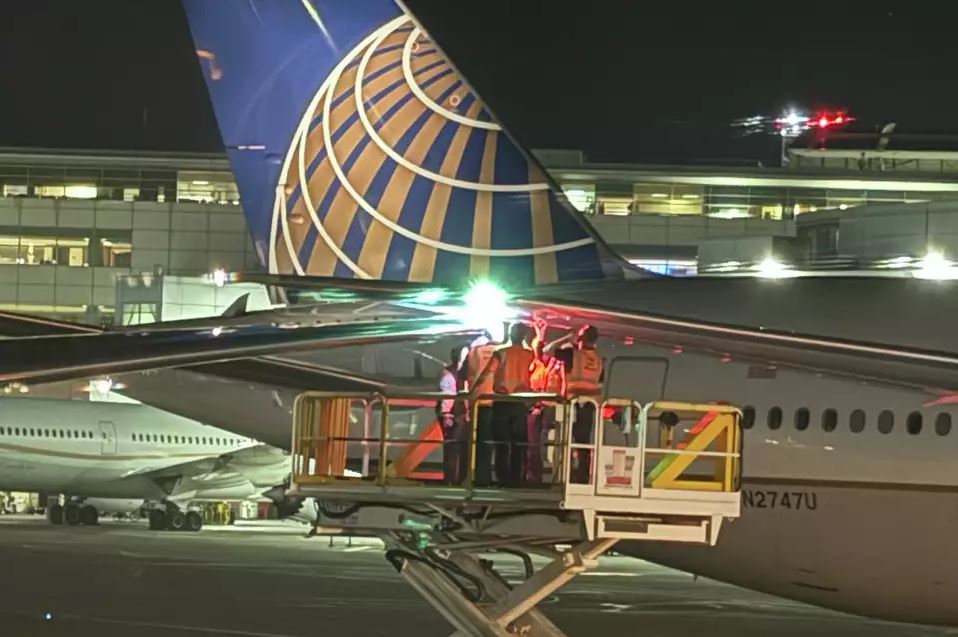 Două avioane s-au ciocnit pe pista unui aeroport din New York. Accidentul, influențat de criza politică din SUA