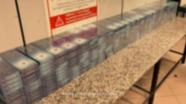 Bagajele cu miile de țigări ar proveni din Dubai FOTO Poliția de Frontieră