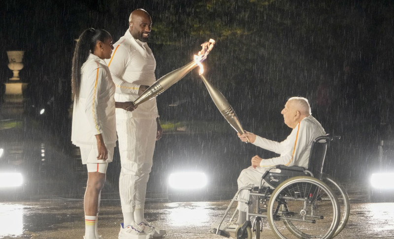 2024-07-26T214056Z_1043878753_MT1USATODAY23832889_RTRMADP_3_OLYMPICS-OPENING-CEREMONY